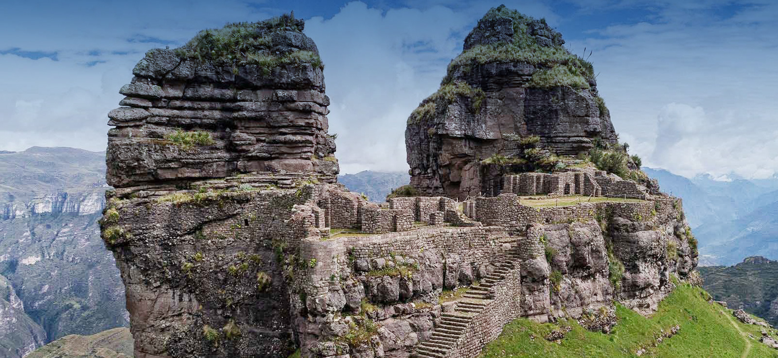 Waqrapukara Trek - Peruvian Paths & Adventures