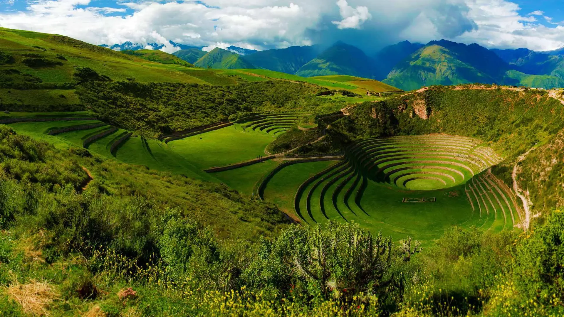 Tour Maras Moray & Chinchero - Peruvian Paths & Adventures