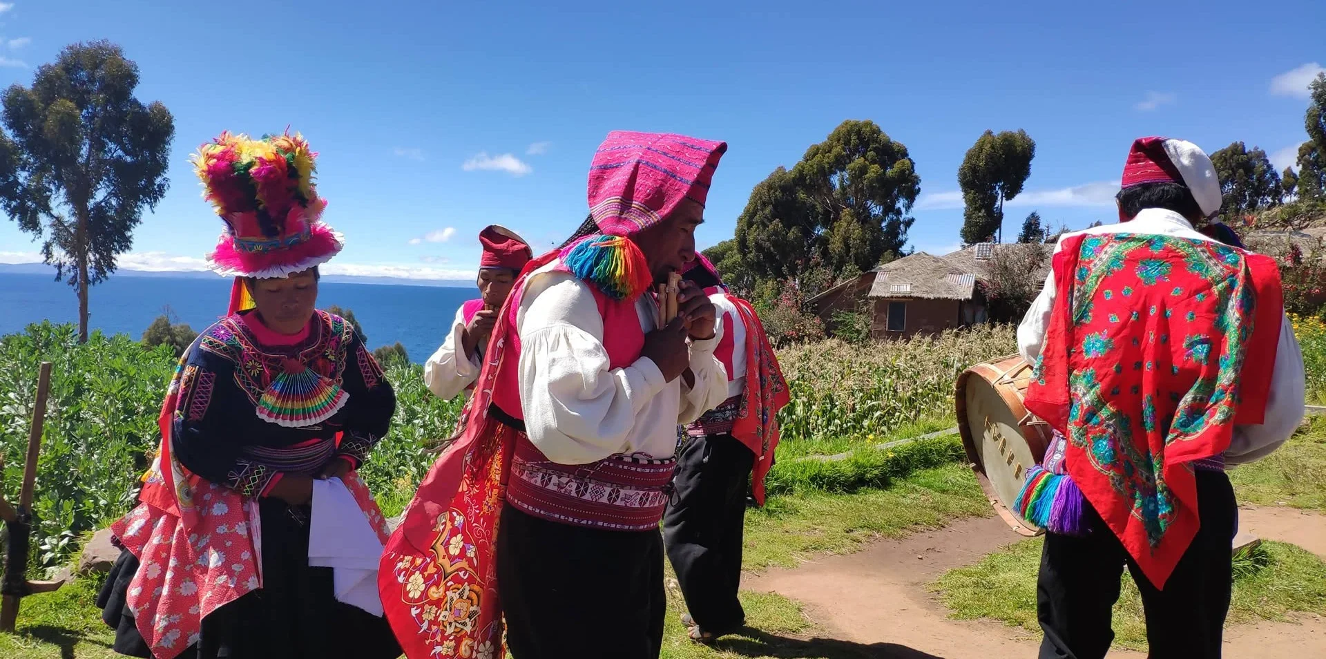 Tour Uros and Taquile Island Full Day